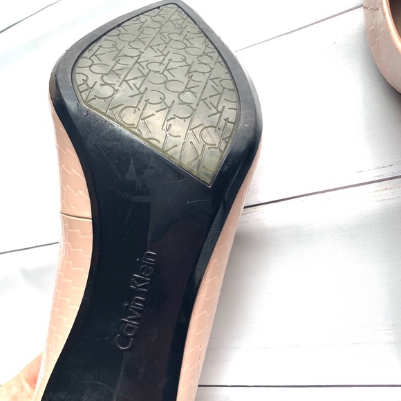 Calvin Klein blush snakeskin stiletto heels size 8 - Picture 4 of 5